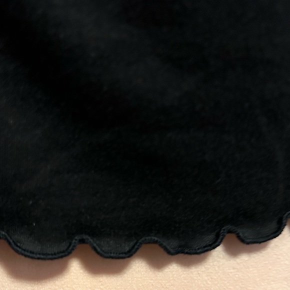 Moon And Letter Graphic Scallop Trim Crop Top - Picture 6 of 6